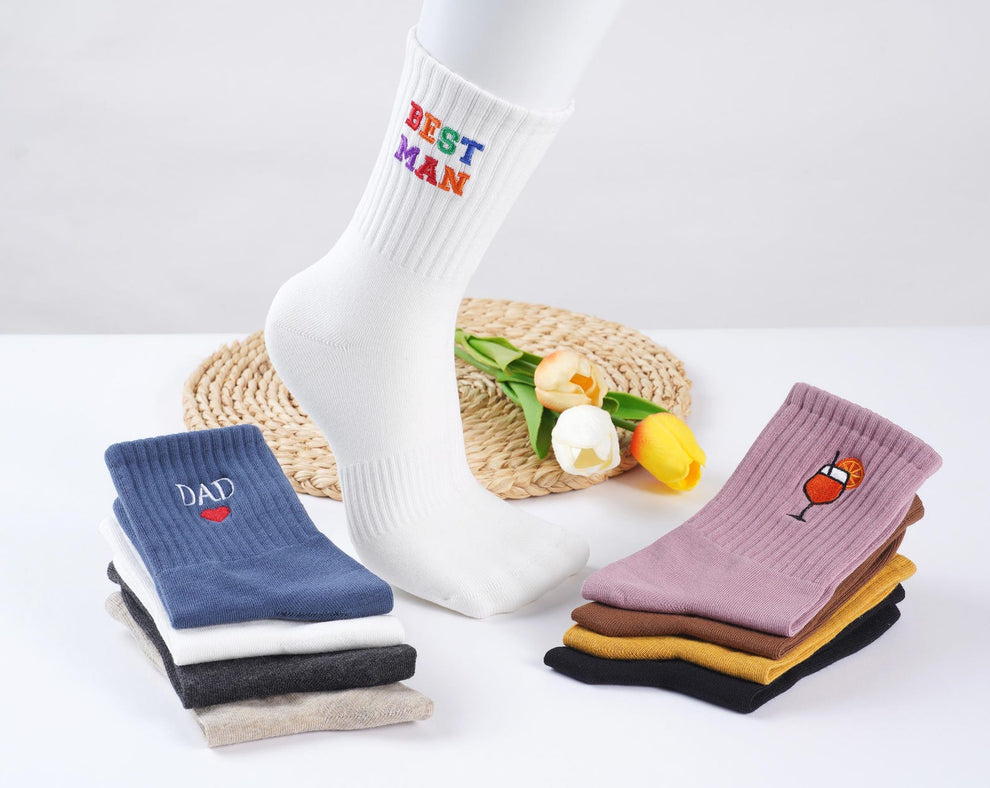 Individuelle Vintage-Socken, bestickte Socken. Unisex-Baumwollsocken mit personalisiertem Textlogo, Mama-Papa-Socken, Partygeschenk, Familiengeschenk.