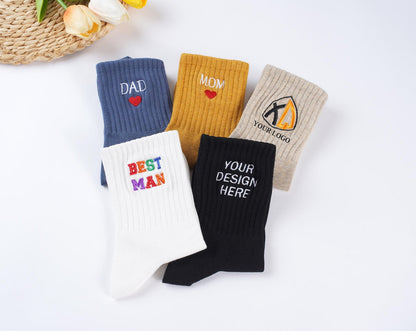 Individuelle Vintage-Socken, bestickte Socken. Unisex-Baumwollsocken mit personalisiertem Textlogo, Mama-Papa-Socken, Partygeschenk, Familiengeschenk.