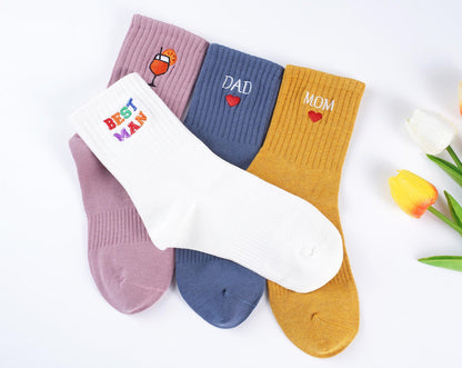 Individuelle Vintage-Socken, bestickte Socken. Unisex-Baumwollsocken mit personalisiertem Textlogo, Mama-Papa-Socken, Partygeschenk, Familiengeschenk.