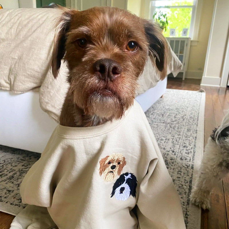 Personalisiertes Sweatshirt mit Haustiergesicht und Haustiernamen Individuell besticktes
